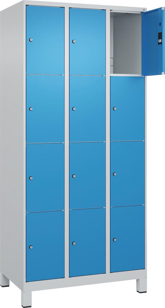 Fächerschrank CP, mit Füßen B900xT500xH1950 Korpus RAL 7035 LichtgrauTüren RAL 5012 Lichtblau